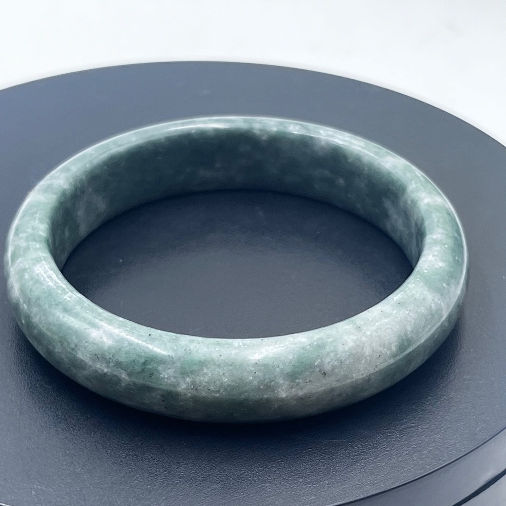 Natural Green White Mottled JADE Rounded Smooth Bangle Bracelet